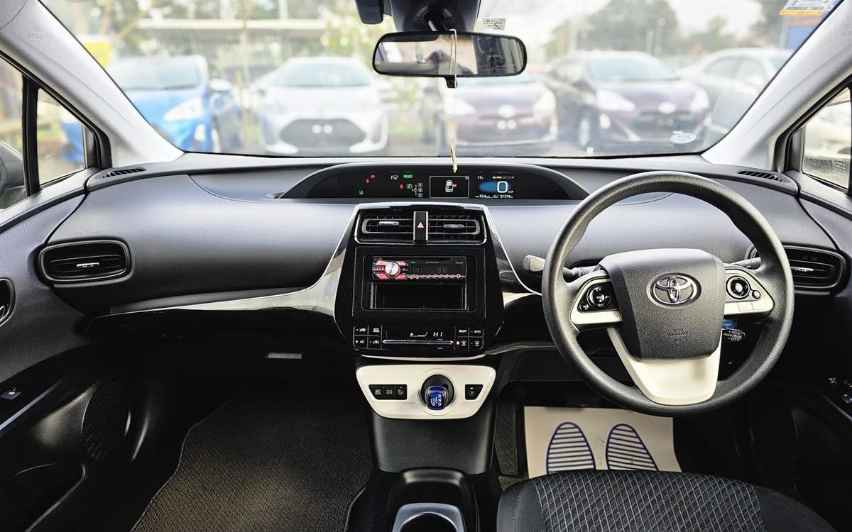 Car Finance 2017 Toyota Prius-1561106
