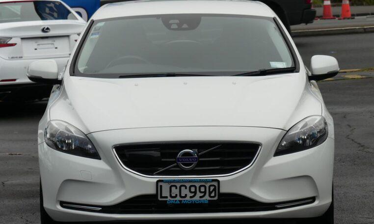 Car Finance 2014 Volvo V40-1652061