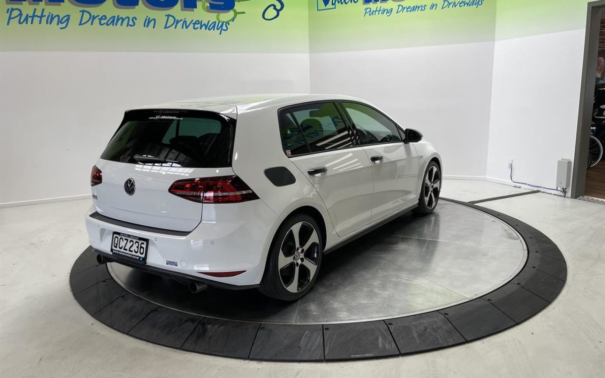 Car Finance 2013 Volkswagen Golf-1774209