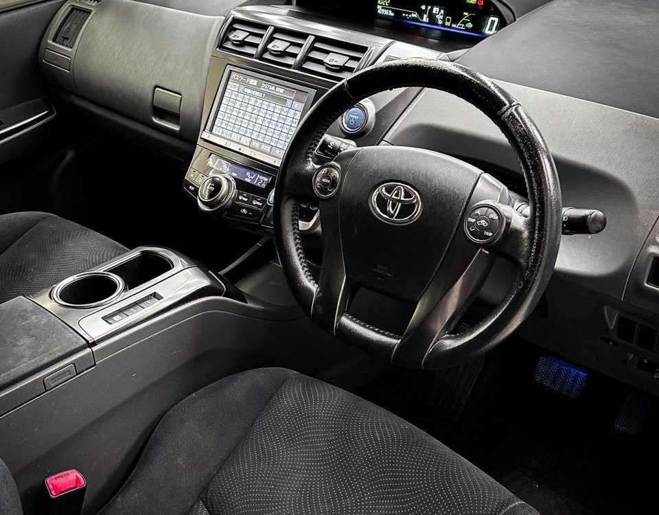 Car Finance 2013 Toyota Prius-1827341