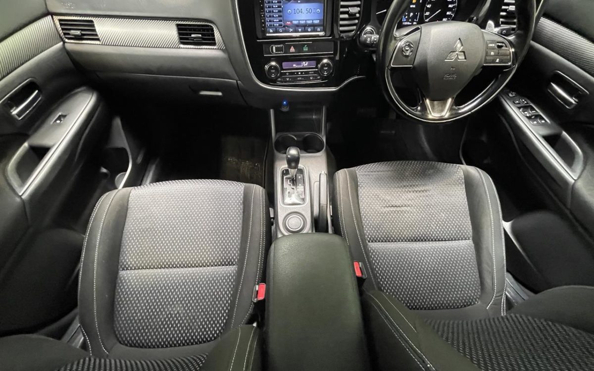 Car Finance 2015 Mitsubishi Outlander-1825009