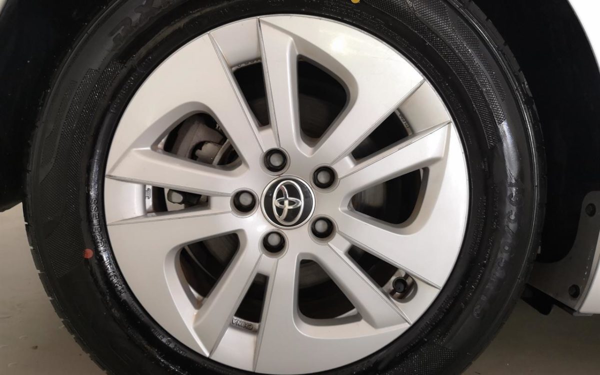 Car Finance 2018 Toyota Prius-1847277