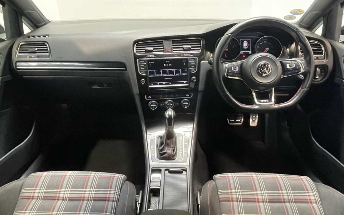 Car Finance 2014 Volkswagen Golf-1840995